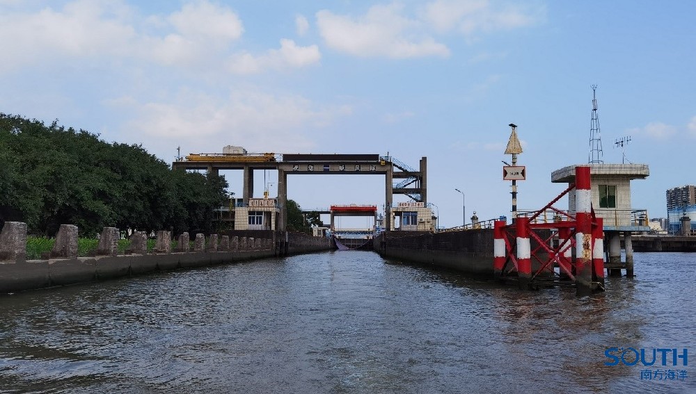 船闸闸室水下构筑物检测