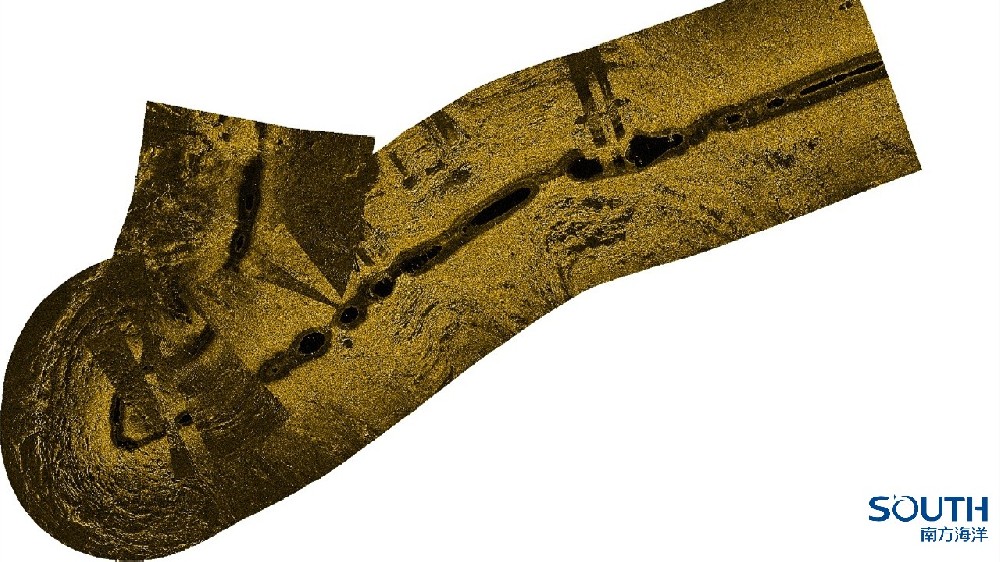 珠江航道某水域地貌及碍航物调查